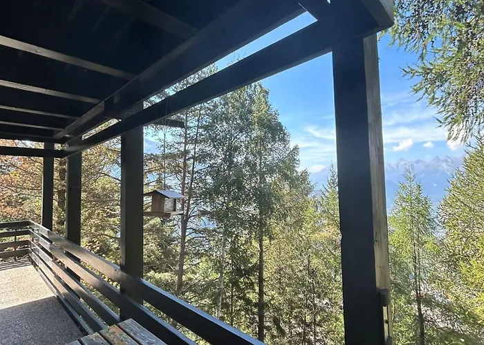 Tschoueilles 005 Mountain & Quiet 10 Pers בקתה