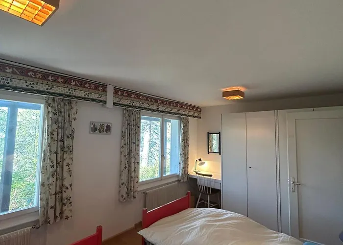 Tschoueilles 005 Mountain & Quiet 10 Pers בקתה